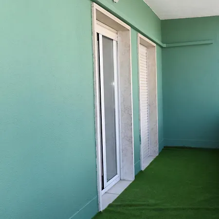 95 Δωμάτια σε οικογενειακή κατοικία